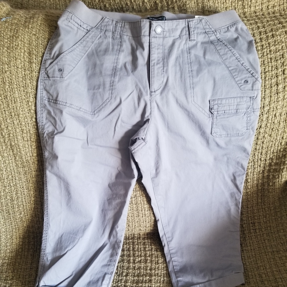 Cropped pants-elastic waist - relaxed fit